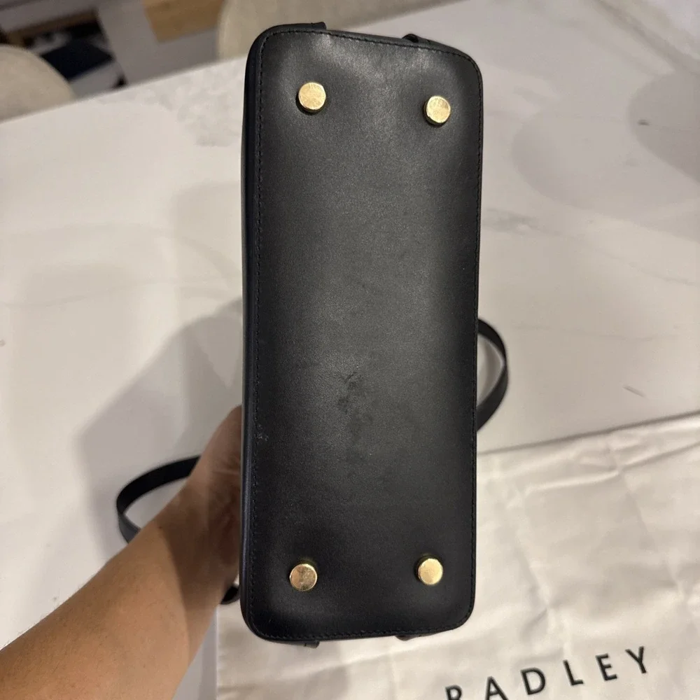 Radley London Bow Street women's medium leather Zip top Satchel purse bag black